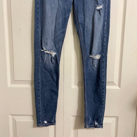 Silver Jeans Women's Dark Wash Distressed Stretch Mazy Skinny Jeans Size 26 29 - Picture 6 of 9